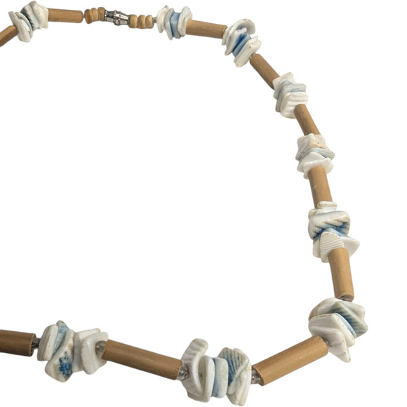 Hawaiian Blue White Pukka Shell and Wood Choker Necklace Vintage Boho Jewelry - Picture 5 of 7